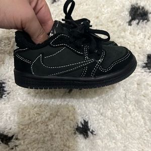Toddler Travis scott 1s